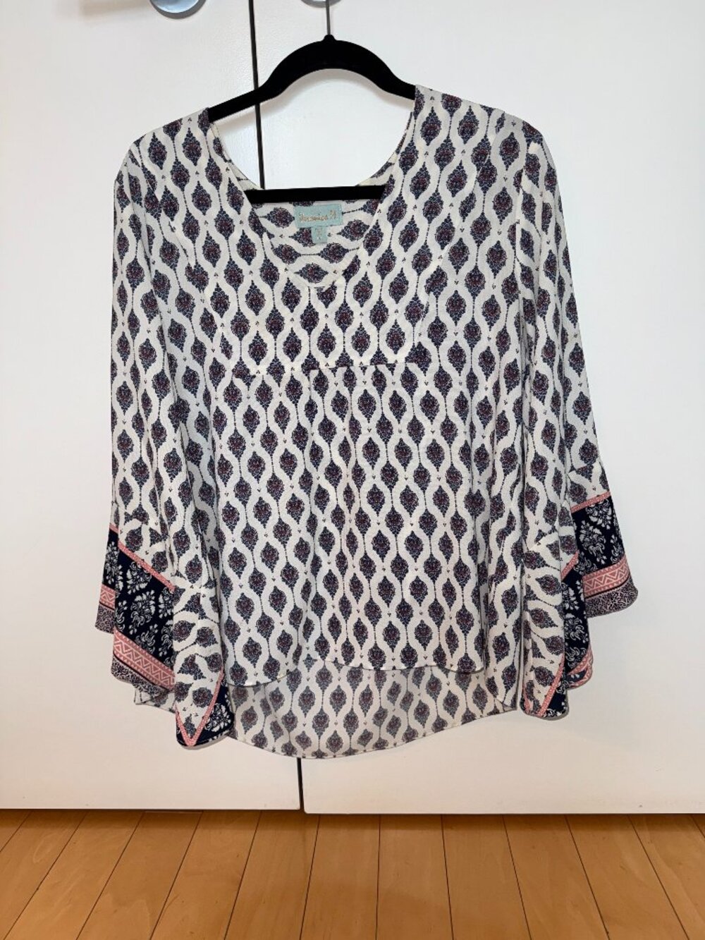 Veronica M Festival Boho Chic Bell Sleeve Print Blouse - Size M